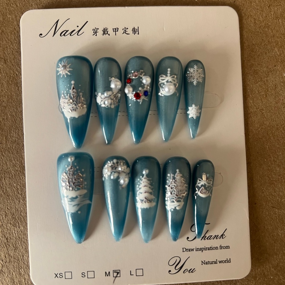 Blue Winter-Themed Press-On Nails